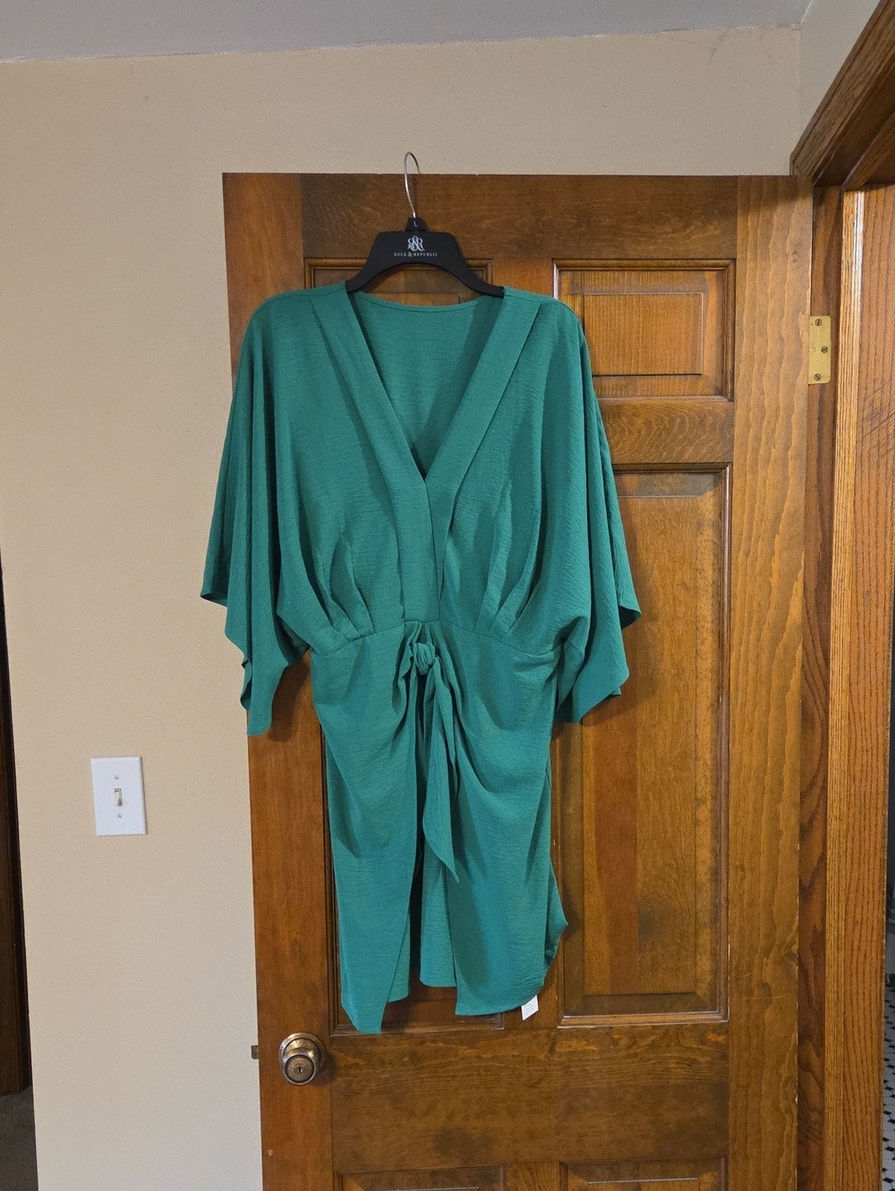 Cupshe Emerald Green V-Neck Tie Front Dress